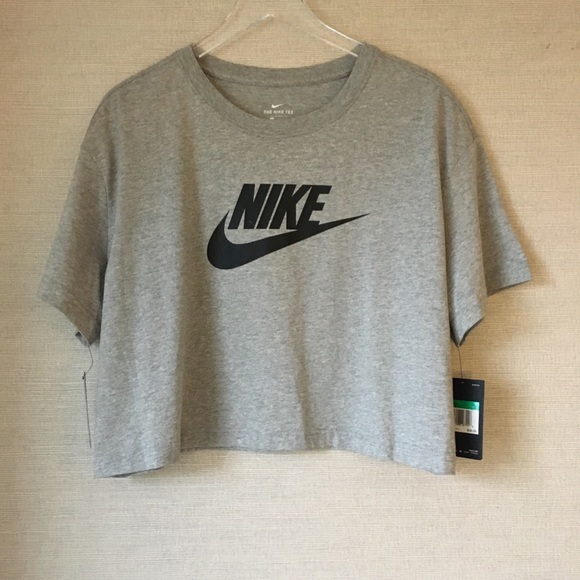 Nike Sportswear Essential Cropped T-Shirt - Picture 2 of 5